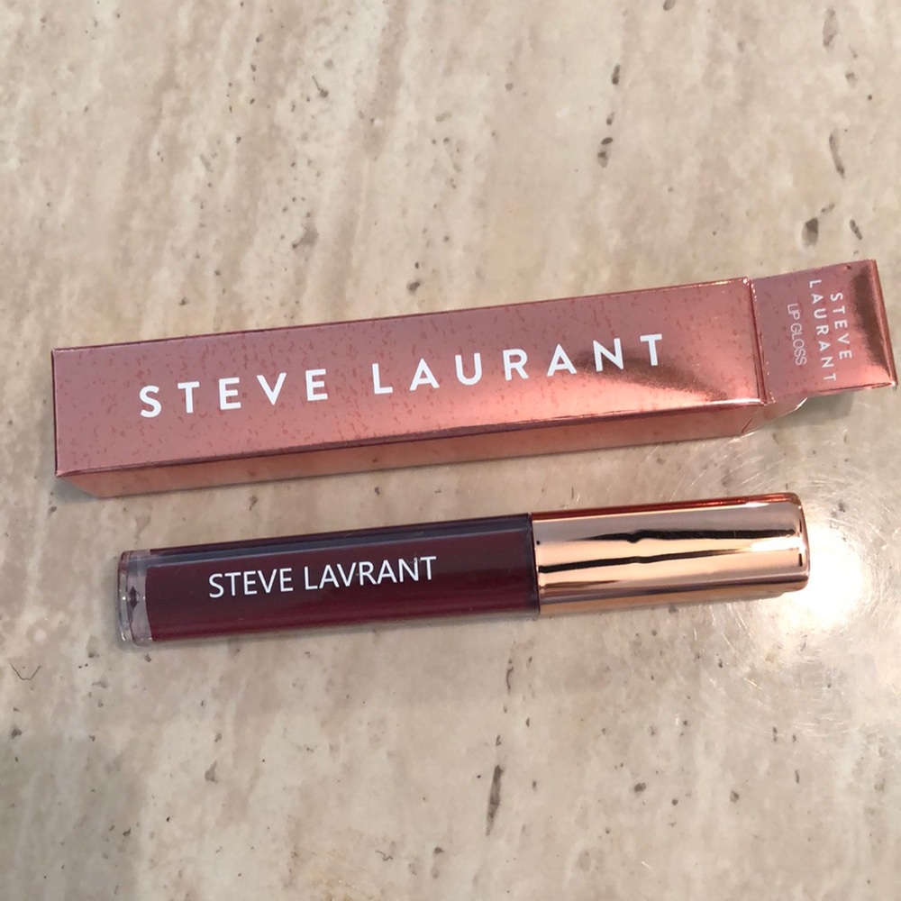 Steve Lavrant lip gloss